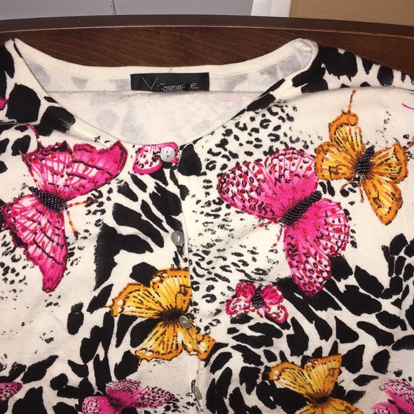 Butterfly beaded sweater 🦋 - Picture 2 of 5